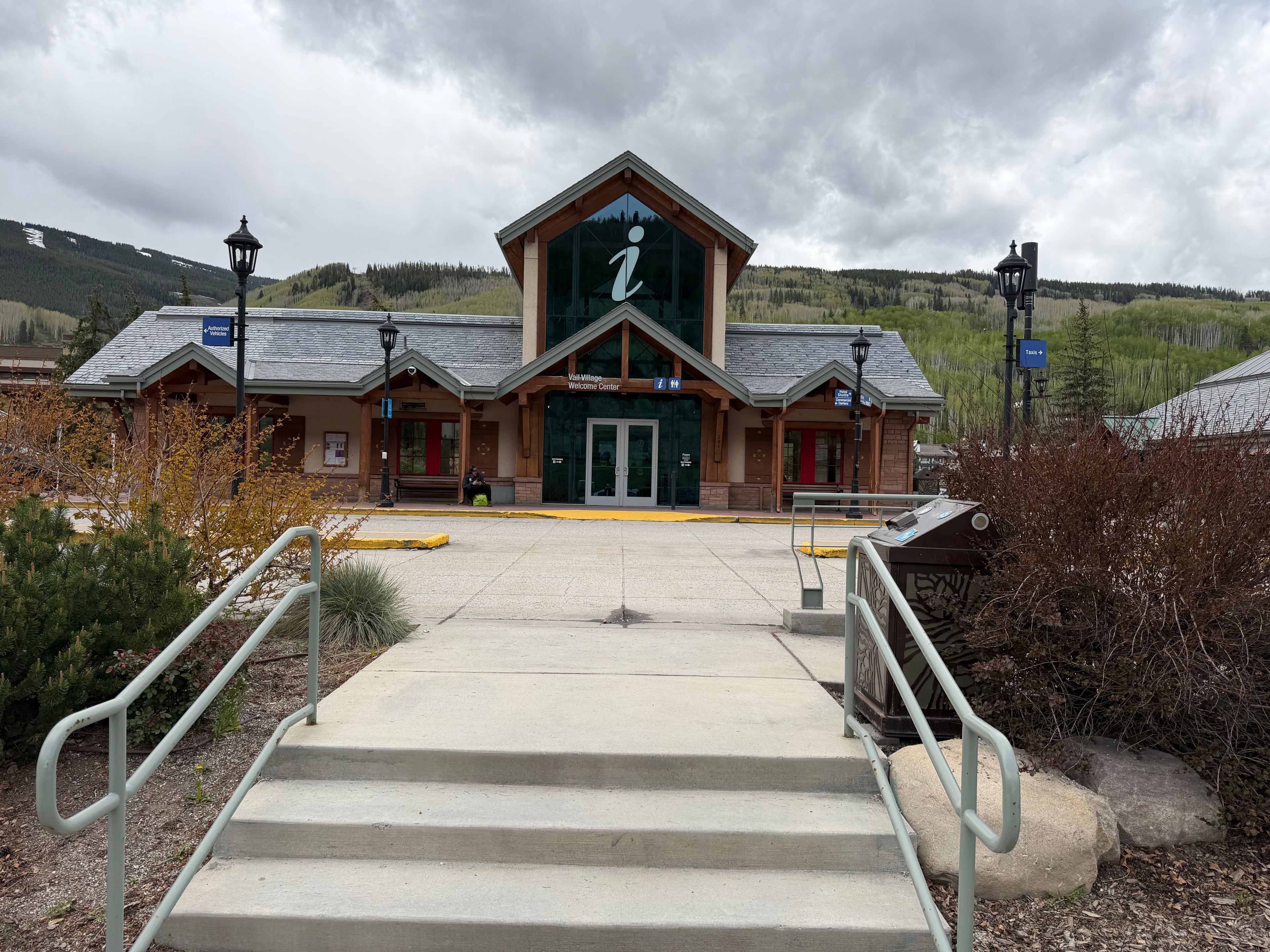 Quick access to Vail bus transportation is moments away west on the frontage road.